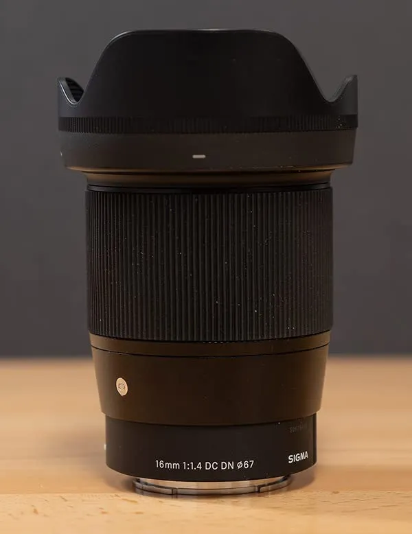 Sigma 16mm F1.4 DC DN Contemporary obiettivo Sony E