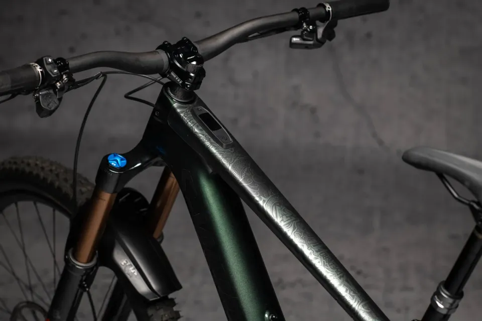 Dyedbro Viking e-Bike protezione telaio nera opaca