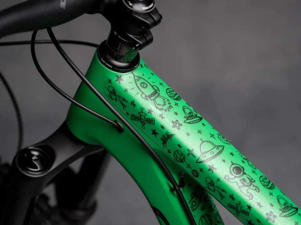 Dyedbro Space Trip pellicola telaio MTB nera opaca