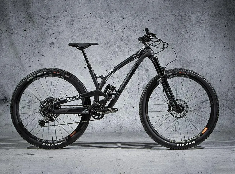 Dyedbro Ride or Die protezione telaio MTB nera opaca