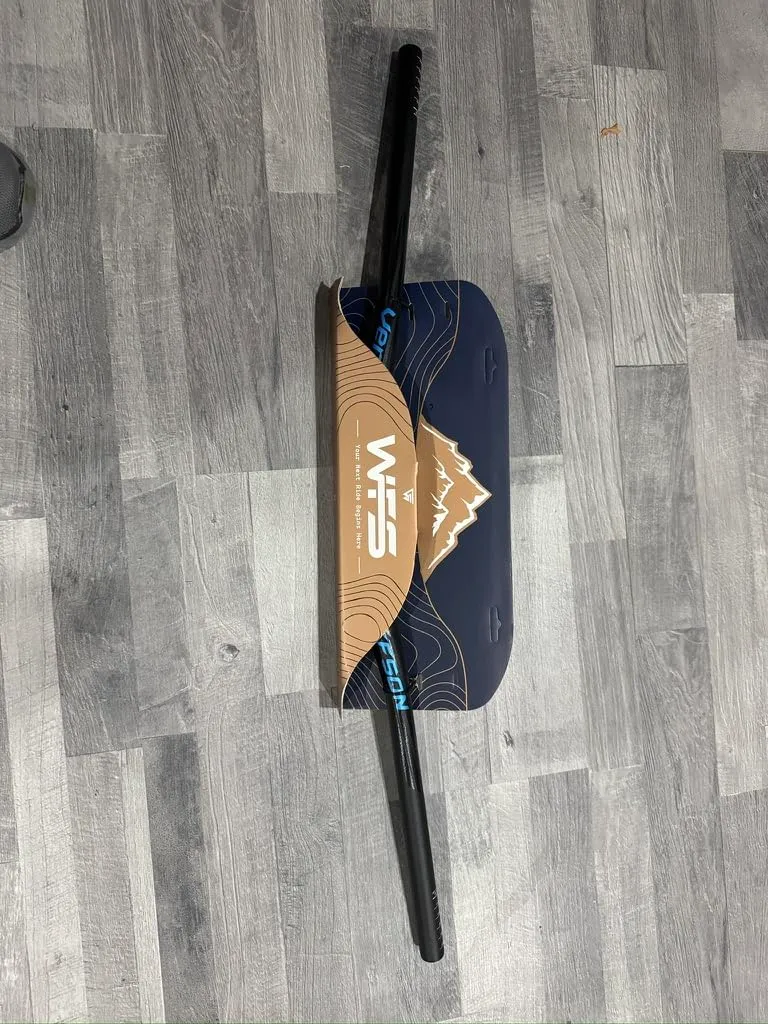 WFS Venture 35 manubrio 820 mm Black x Cashmoney alluminio