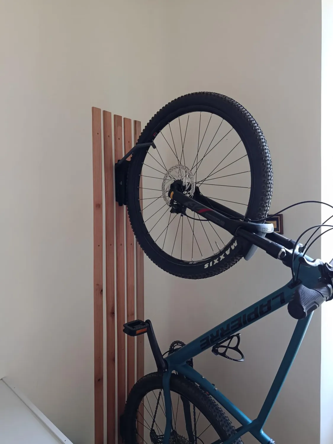 Borgen supporto bici da parete girevole nero 35 kg