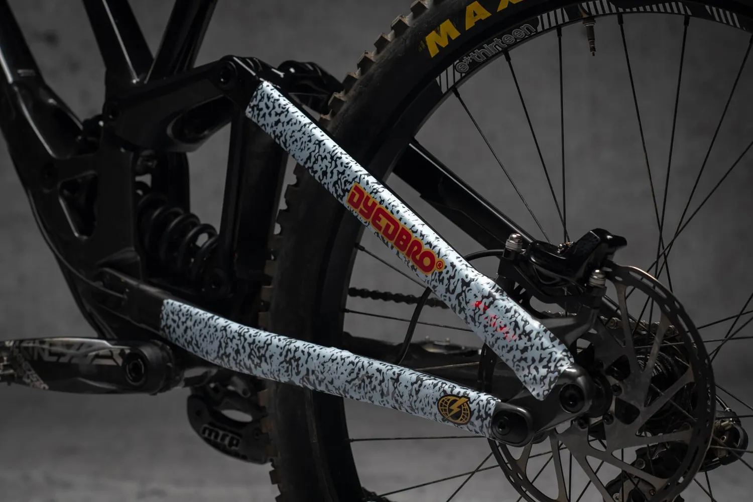 Dyedbro RRR protezione telaio MTB colorata opaca