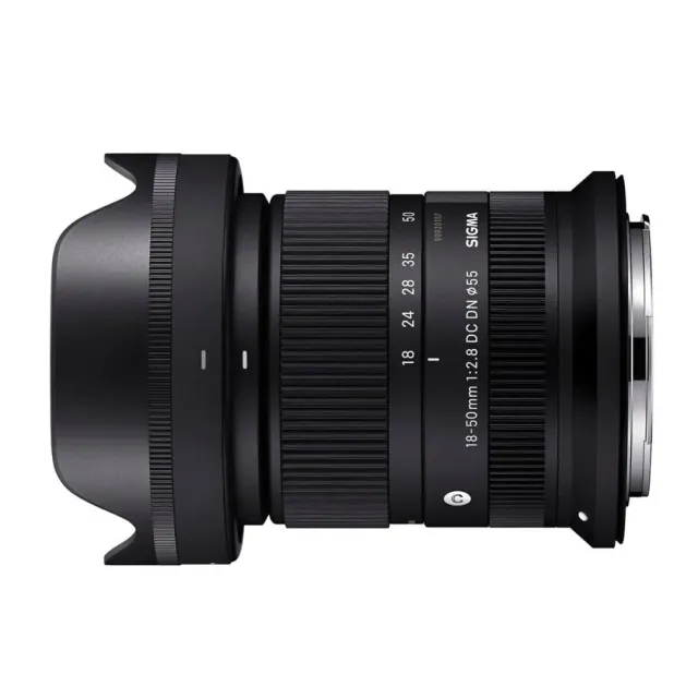 Sigma Contemporary 18-50mm F2.8 DC DN obiettivo Canon RF luminoso
