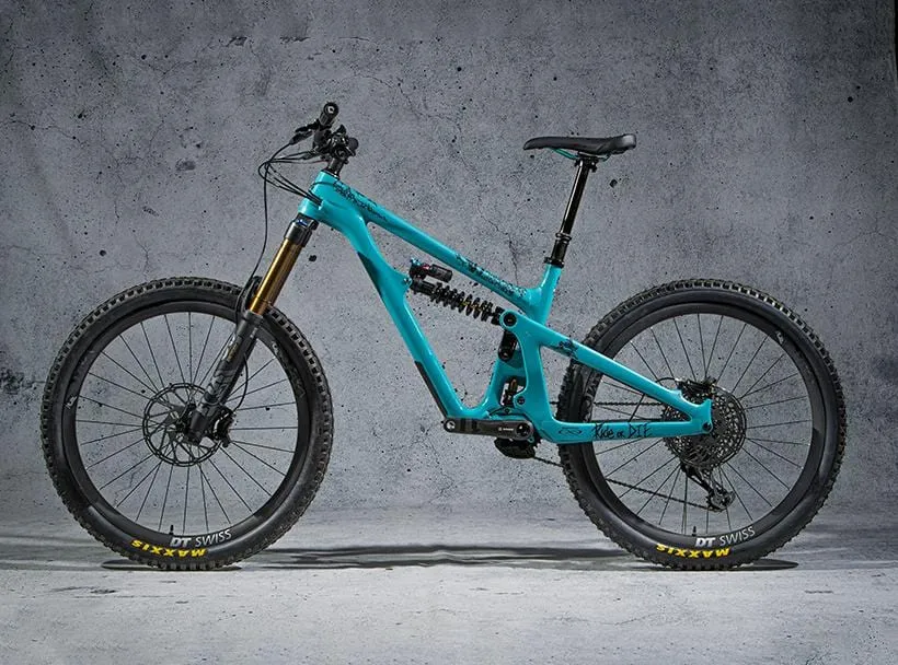 Dyedbro Ride or Die protezione telaio MTB nera opaca