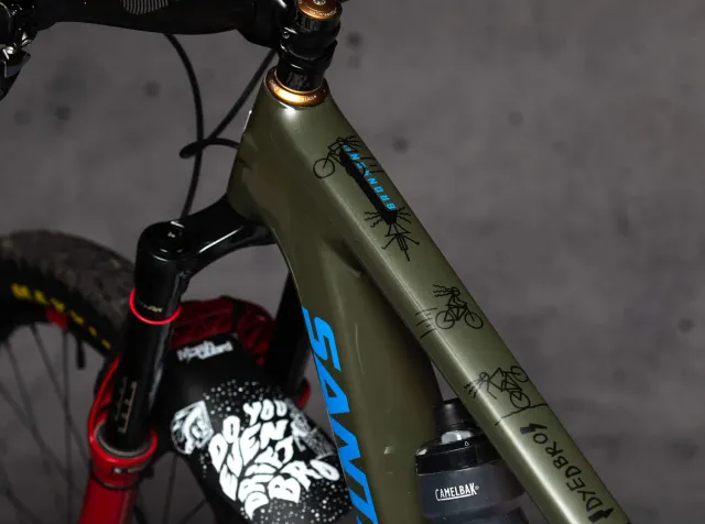 Dyedbro Gowaan protezione telaio MTB nera opaca