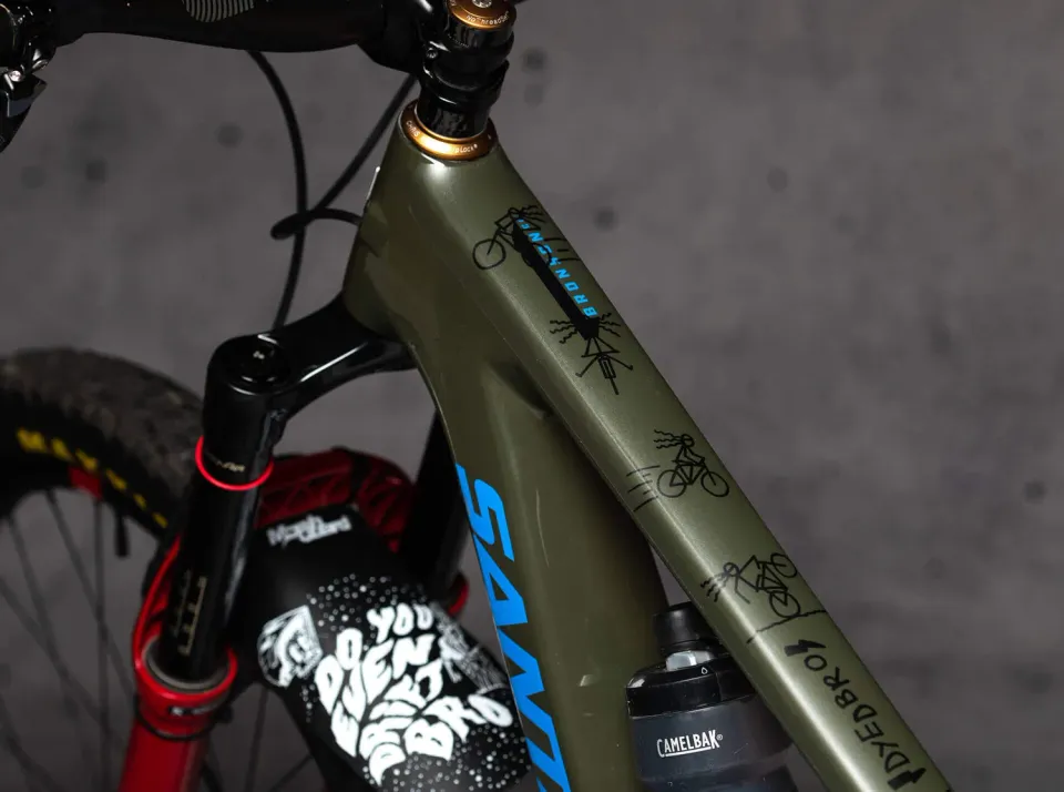 Dyedbro Gowaan protezione telaio MTB nera opaca