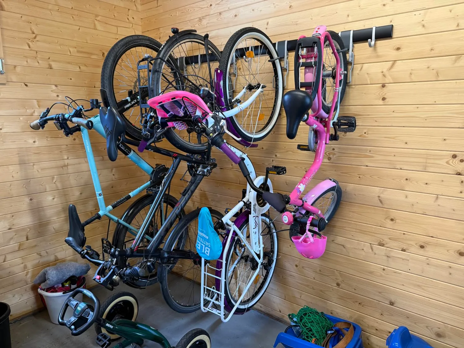 Borgen supporto bici verticale parete set 4 pezzi 30 kg