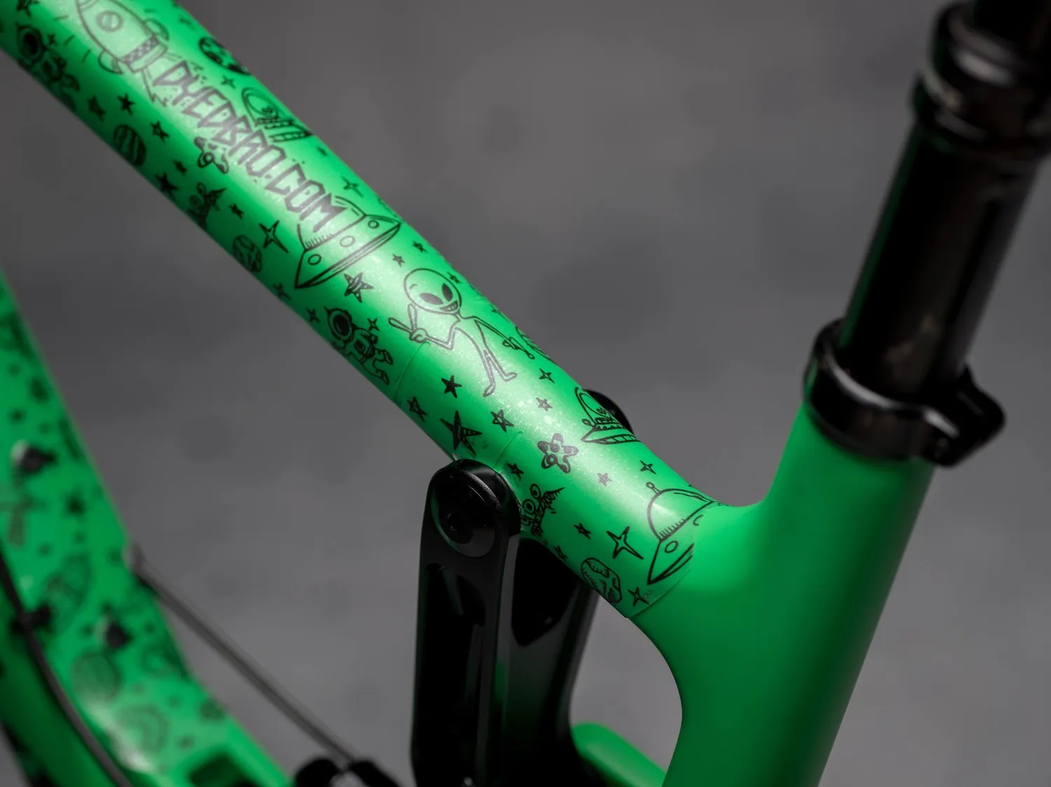 Dyedbro Space Trip pellicola telaio MTB nera opaca