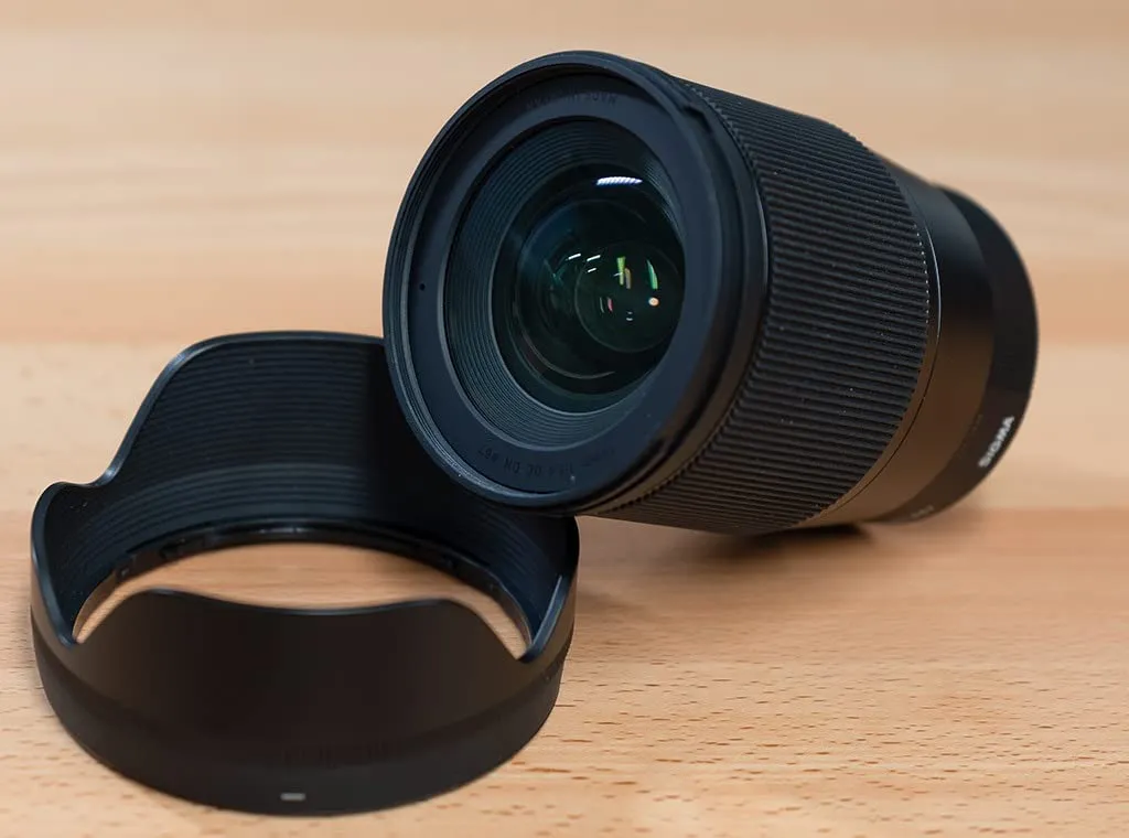 Sigma 16mm F1.4 DC DN Contemporary obiettivo Sony E