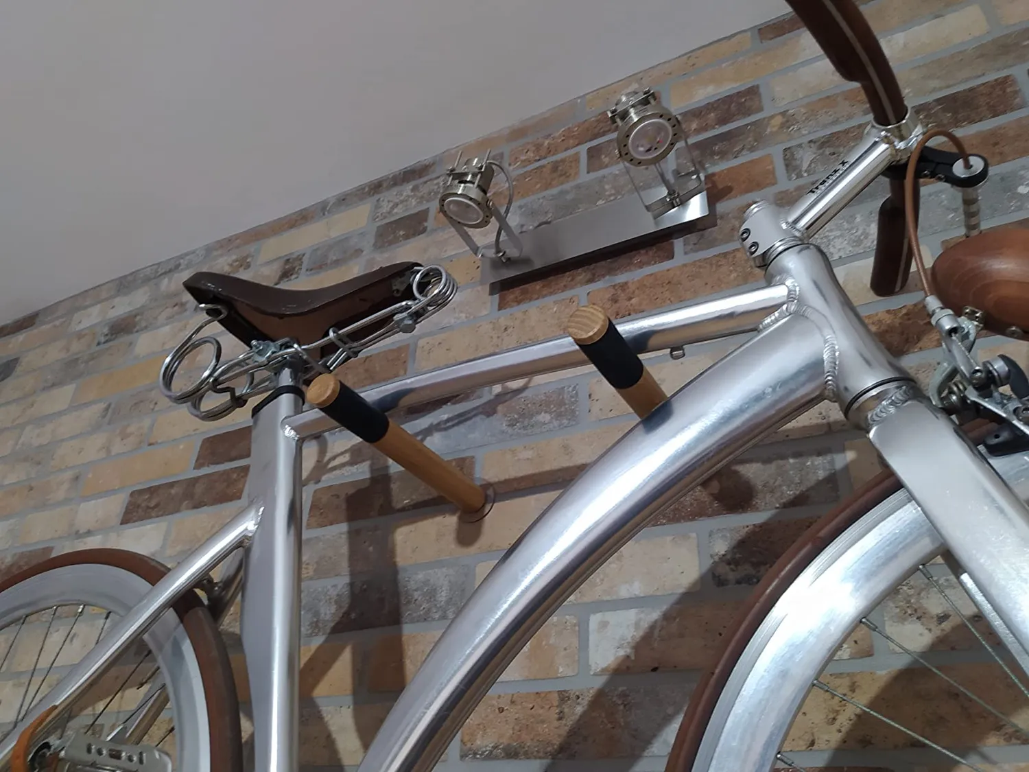 Borgen supporto bici parete legno nero 27 cm