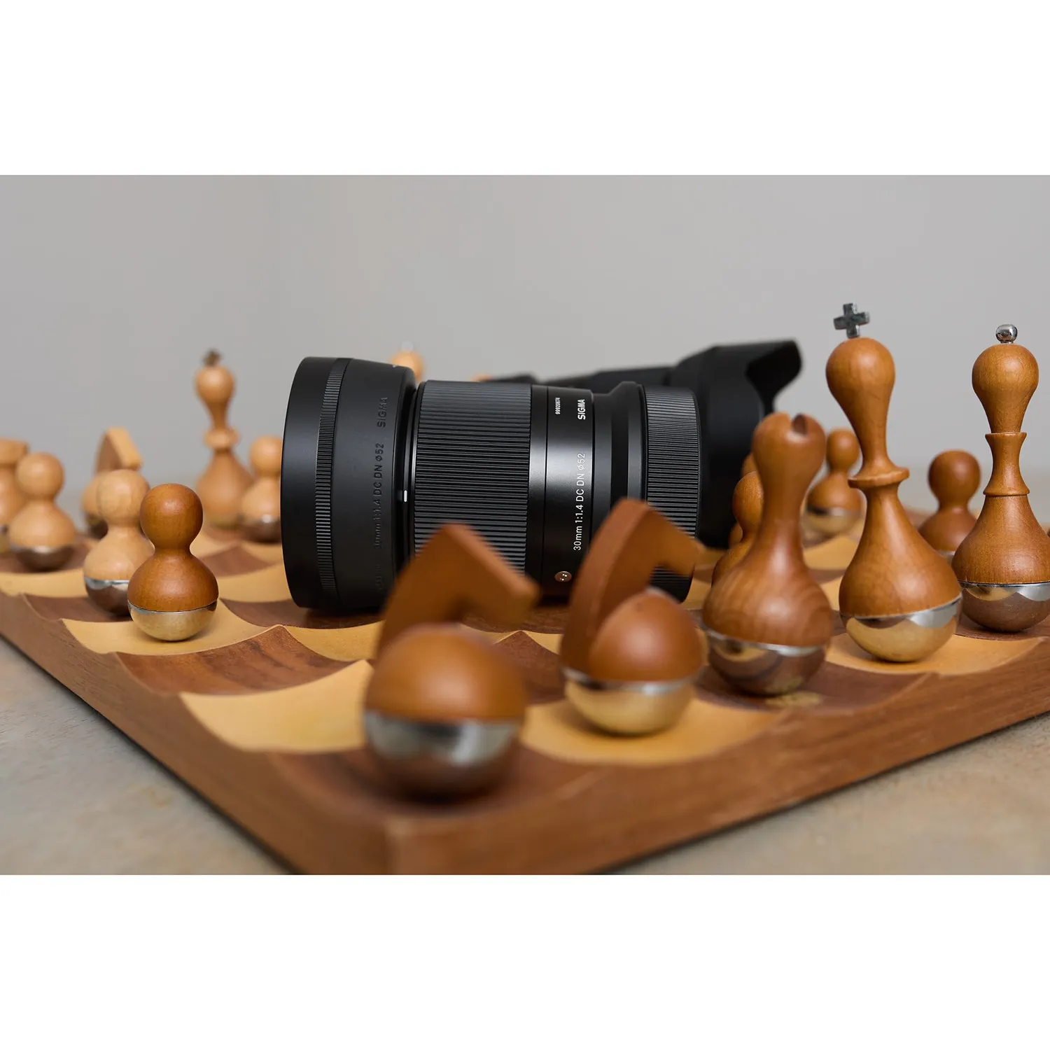 Sigma Contemporary 30mm F1.4 DC DN obiettivo Canon RF luminoso