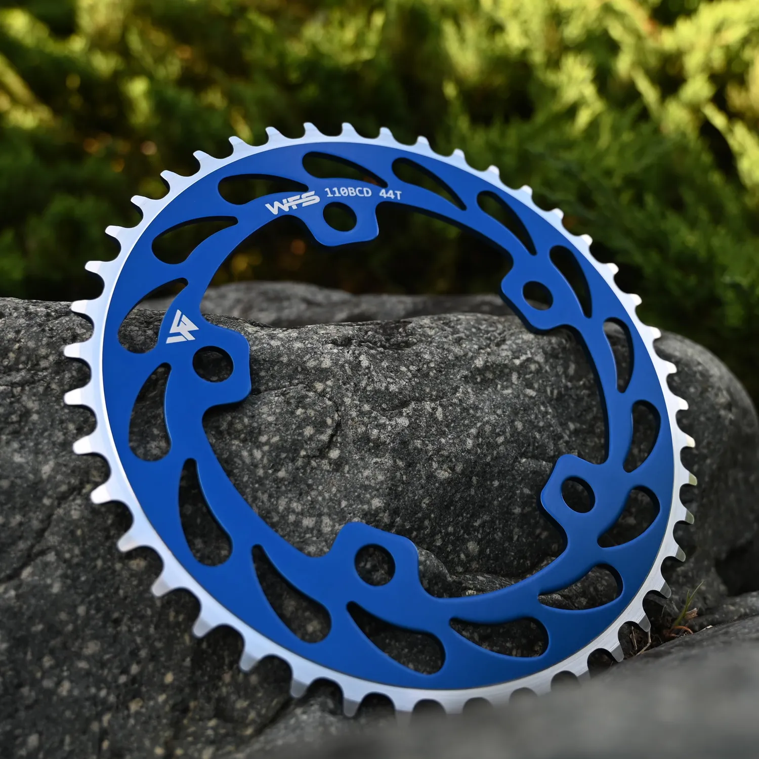 WFS Helix 44T corona singlespeed 110 BCD blu anodizzato