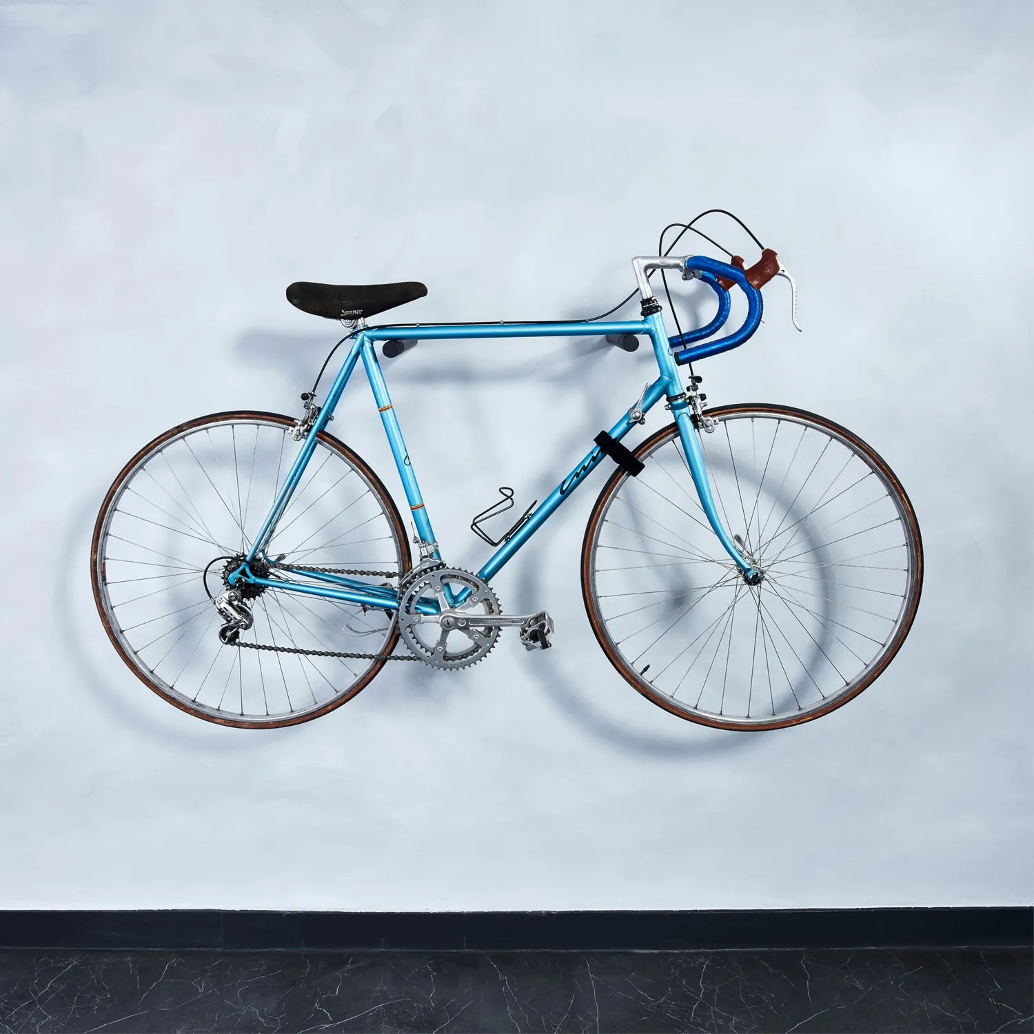 Borgen supporto bici parete legno nero 27 cm