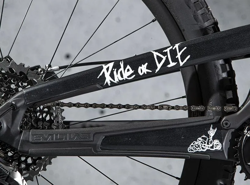 Dyedbro Ride or Die protezione telaio MTB nera opaca