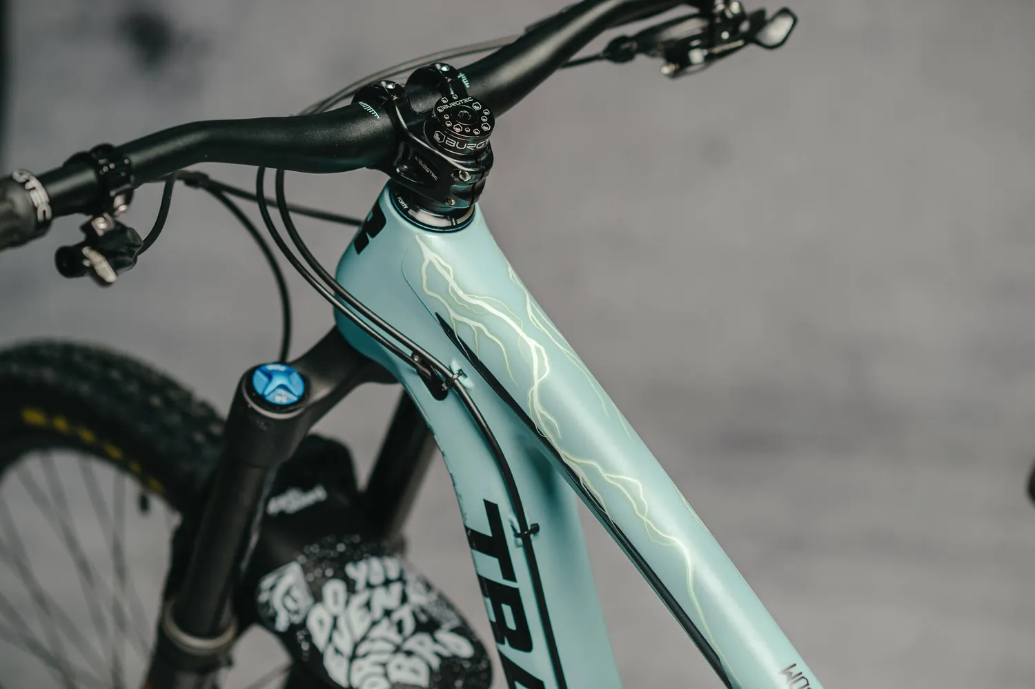 Dyedbro Lightning pellicola telaio bici opaca