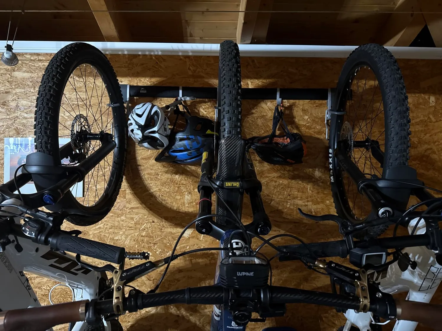 Borgen supporto bici verticale parete set 4 pezzi 30 kg