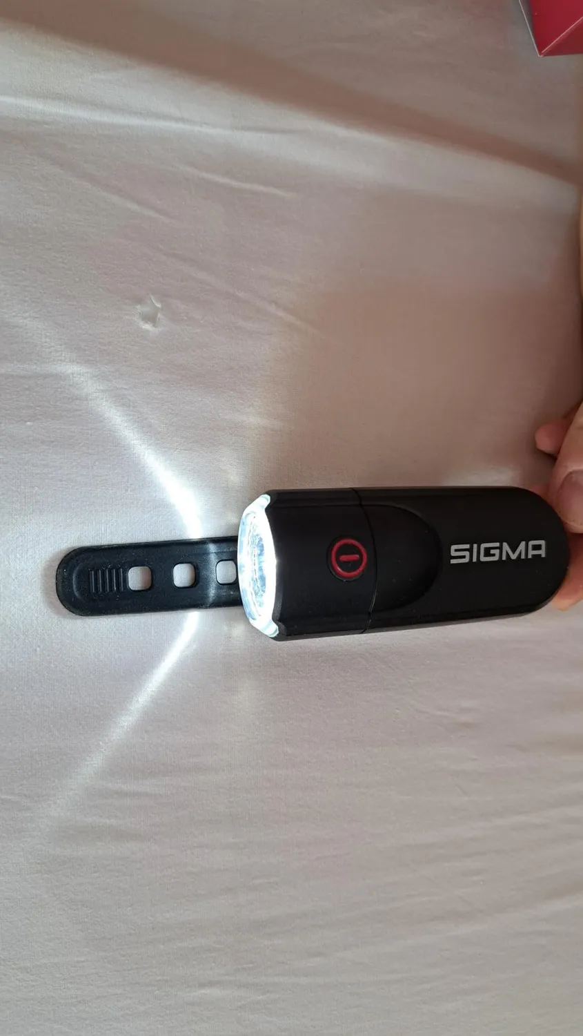 Sigma Aura 30 fanale anteriore bici a batteria 30 lux