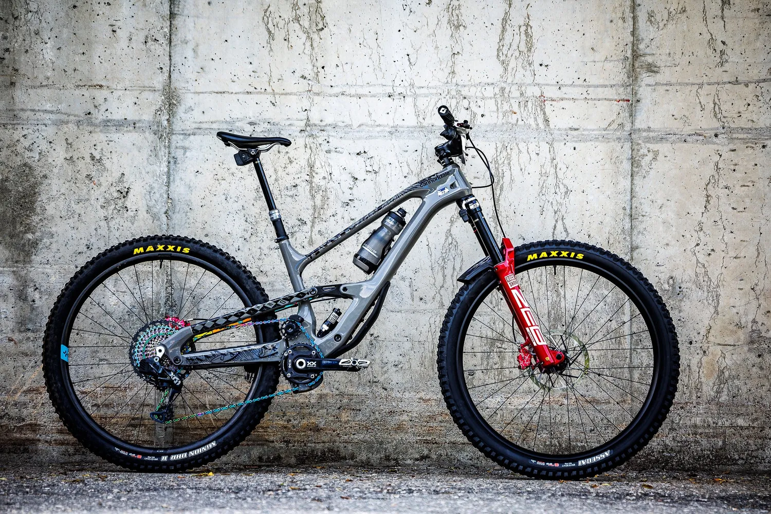 Dyedbro Surfs Up protezione telaio MTB nera lucida