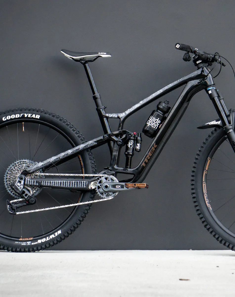 Dyedbro OS Illustration pellicola telaio bici lucida