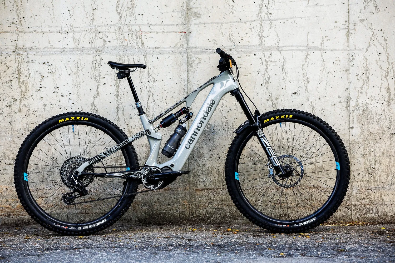 Dyedbro Kaos protezione telaio MTB nera lucida